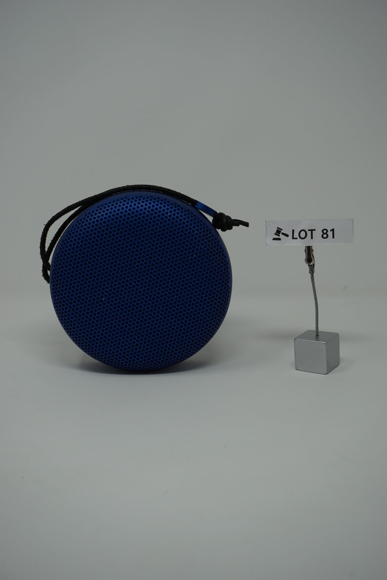 Bang & olufsen beoplay a1 portable bluetooth speaker - Image 2 of 2