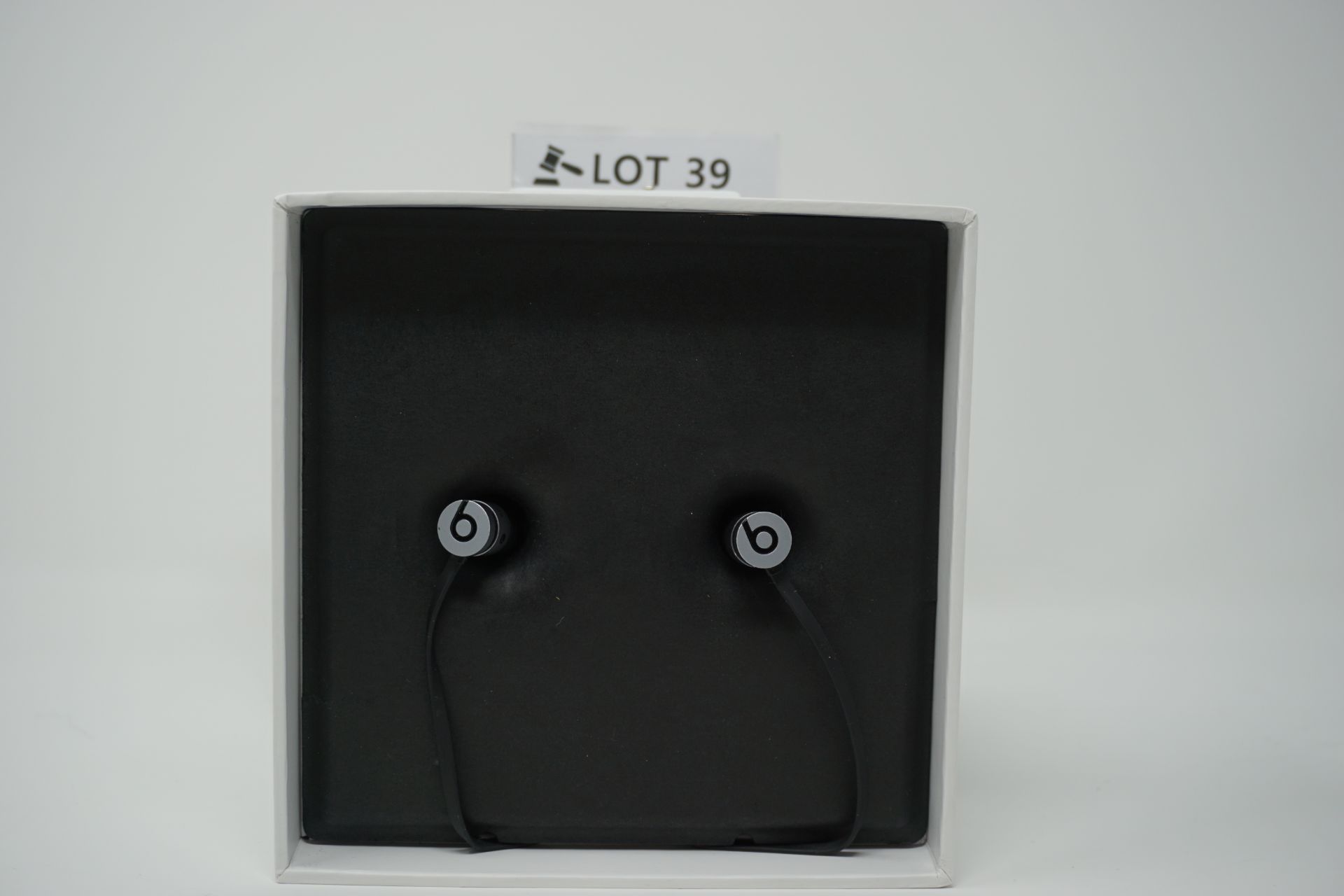 Beats by dr dre ur in- ear earphones -spacegrey - Image 2 of 2