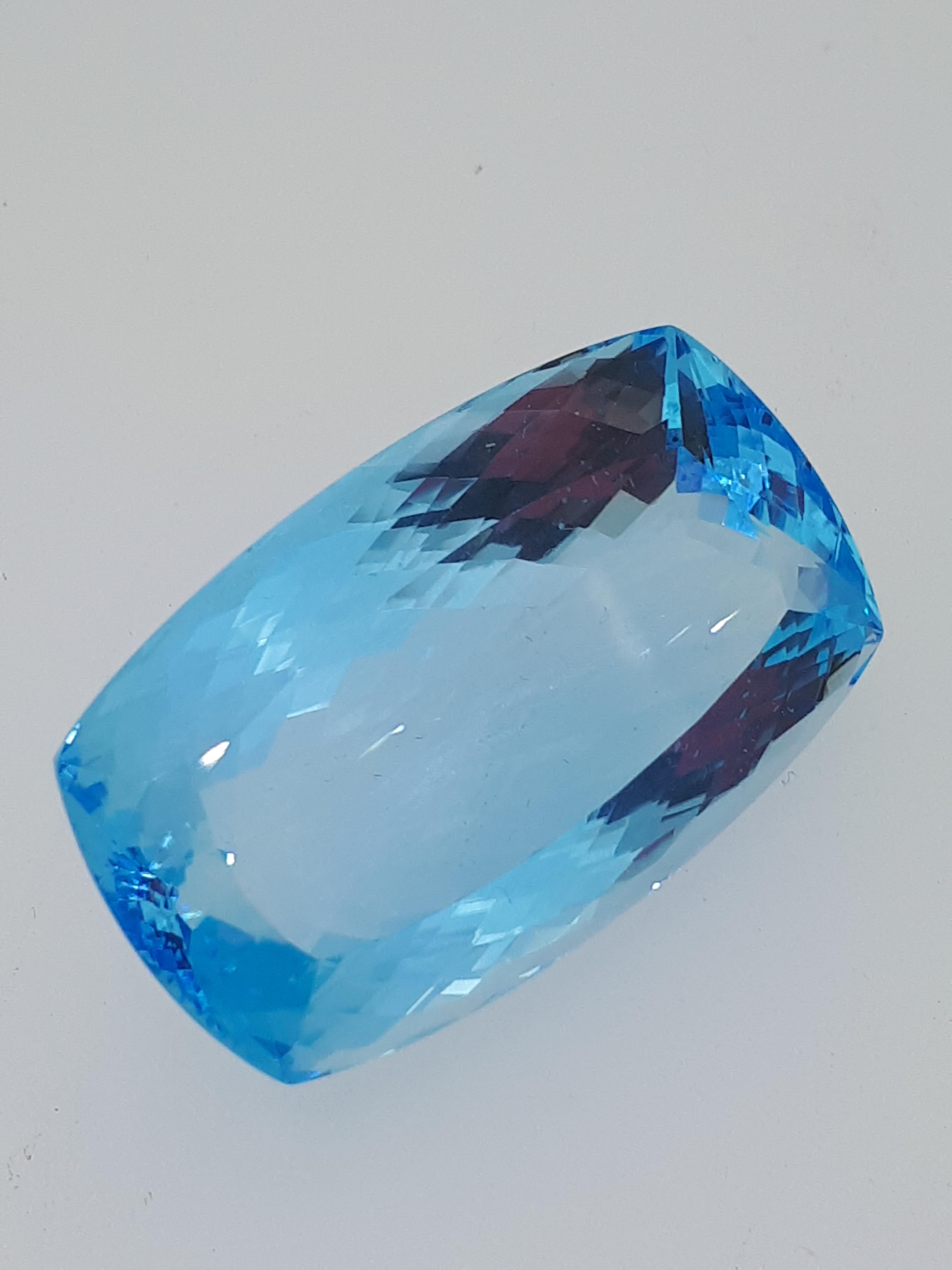 95 ct Loose Blue Topaz Gemstone - Image 3 of 11