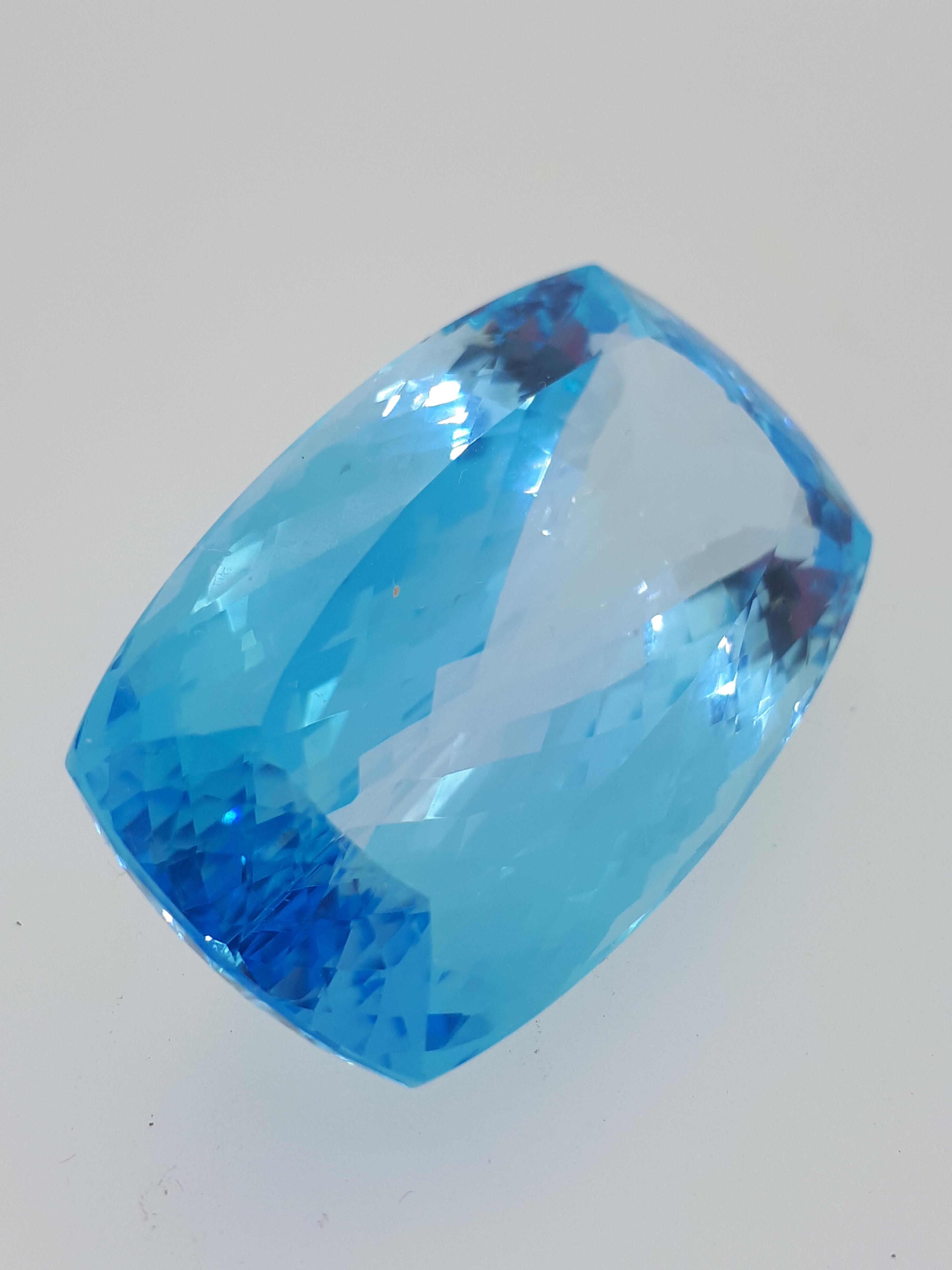 95 ct Loose Blue Topaz Gemstone - Image 4 of 11