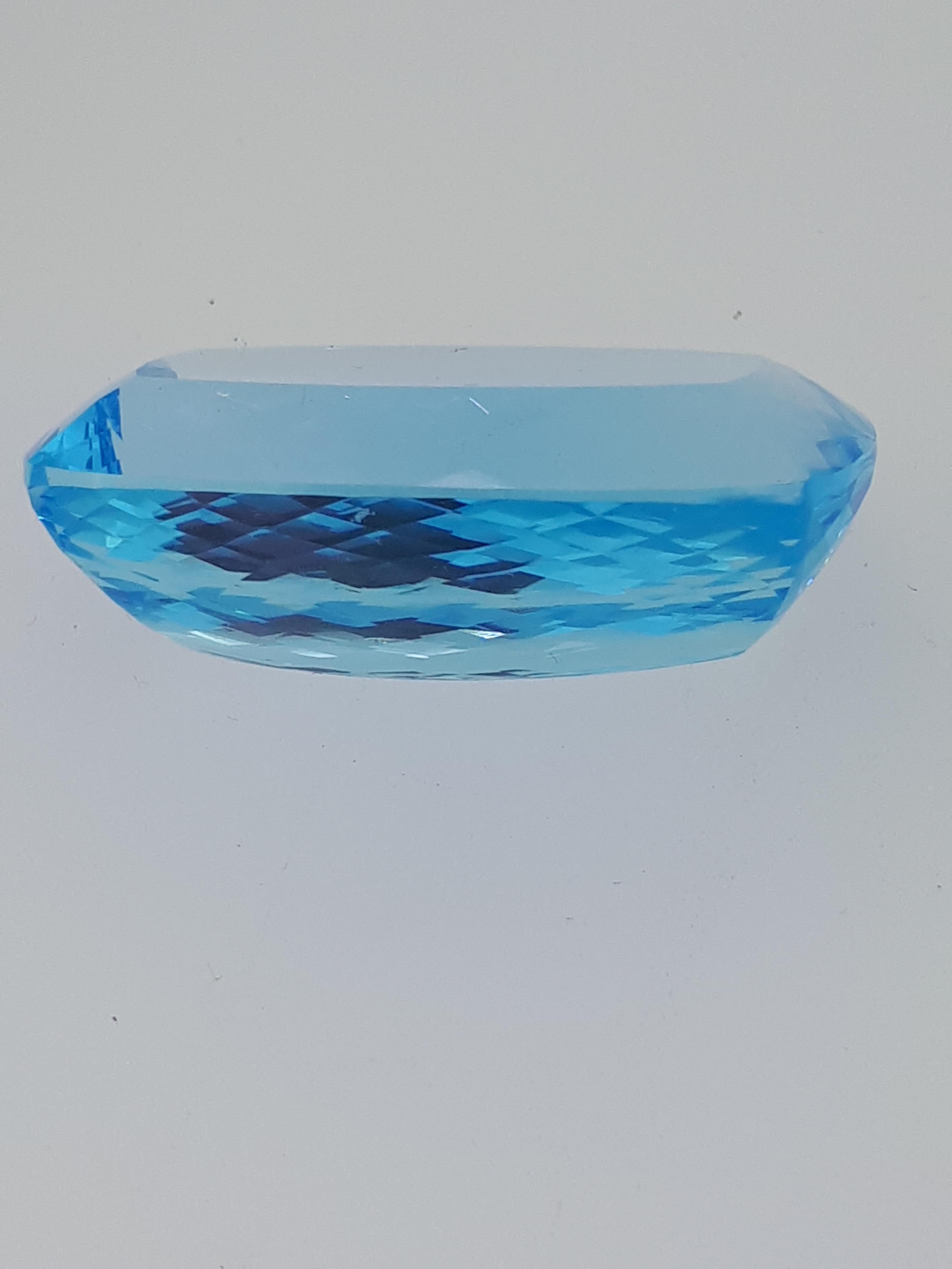 95 ct Loose Blue Topaz Gemstone - Image 2 of 11