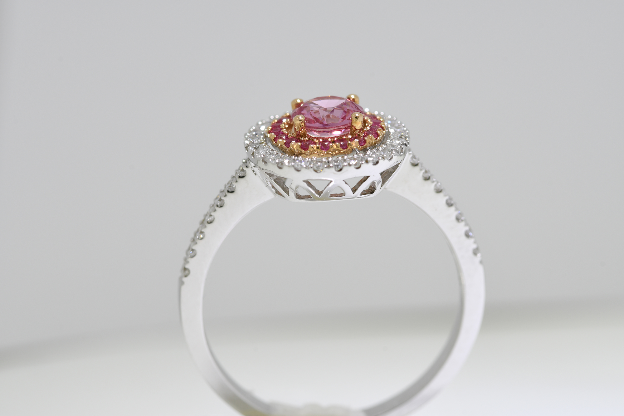 Pink Sapphire & Diamond Ring - Image 4 of 4