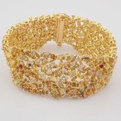 18K Yellow Gold Bracelet- 33,46 ct Natural Fancy Diamond