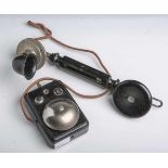 Antikes Haustelefon (um 1900), m. Klingel, Schlag auf Glocke, kl. Plakette m. Buchstabe