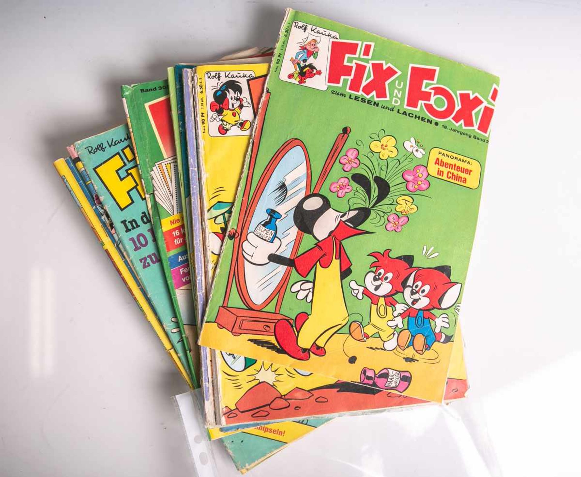 Konvolut von 14 Comic-Heften "Fix und Foxi" (Rolf Kauka, 1960er Jahre). Lagerspuren,