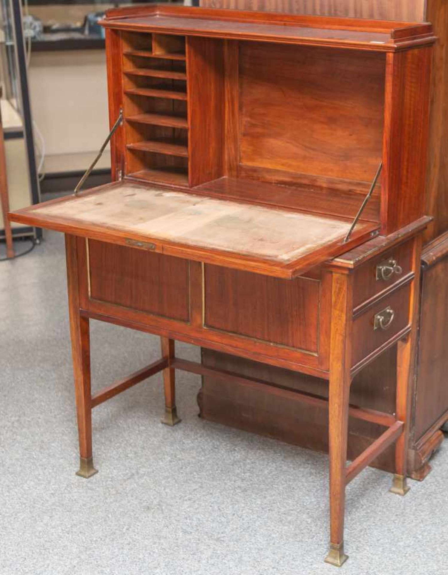 Damensekretär (wohl um 1900/10), Mahagony, ungewöhnliches Möbel der Zeit, vermutlich nach<br
