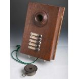 Alte Haustelefonanlage (wohl um 1900/20), Holzkasten aus Eiche, 5 Wahlstationen,