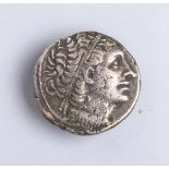 Silbermünze "Tetradrachme" (53 - 52 v. Chr.), Ptolemaios XIII. Arteles, Dm. ca. 2,4 cm.<