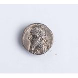 Silbermünze "Drachme" (Parthien, 123 - 88 v. Chr.), Mithridates II., Dm. ca. 2,5 cm. Vz,<