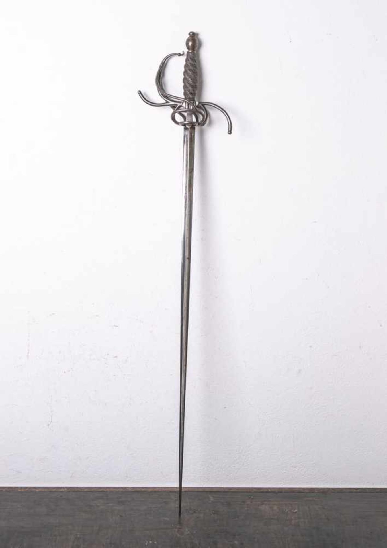 Französisches Rapier (Historismus, im Stil des 17. Jahrhunderts), Replik, 3-kantige<