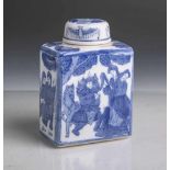 Chinesische Teedose aus Porzellan (Alter unbekannt), mit blauer figürlicher Malerei, H.<