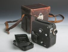 Pathex-Schmalfilmkamera (Baujahr 1937), Objektiv Laack Pololyt, 1:2,8/2 cm, Nr. 268626,