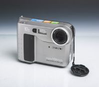 Digitalkamera "Mavica MVC-FD71" von Sony, 10x Zoom, Nr. 102103, Linse 1:1,8 / 4,2-42 mm,