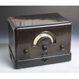 Radio "Mende" (1930er Jahre), dunkelbraunes Bakelitgehäuse, Type 169W, App.Nr. 18438, ca.