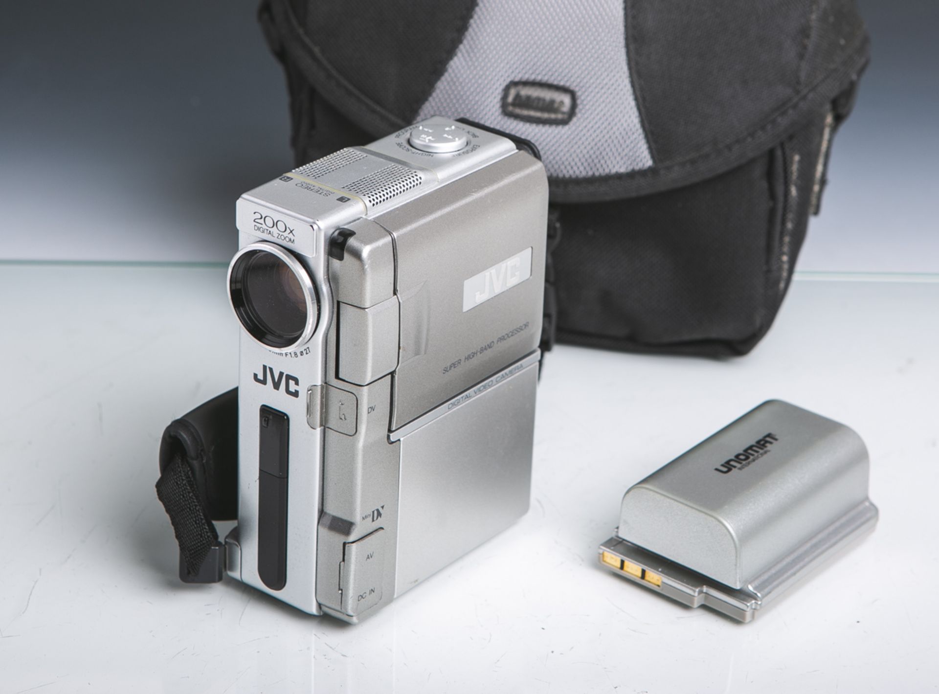 Filmkamera "GR-DVX44E" von JVC, 200x Digital Zoom, Nr. 146B0395, inkl. Akku "LI-7XJ" von