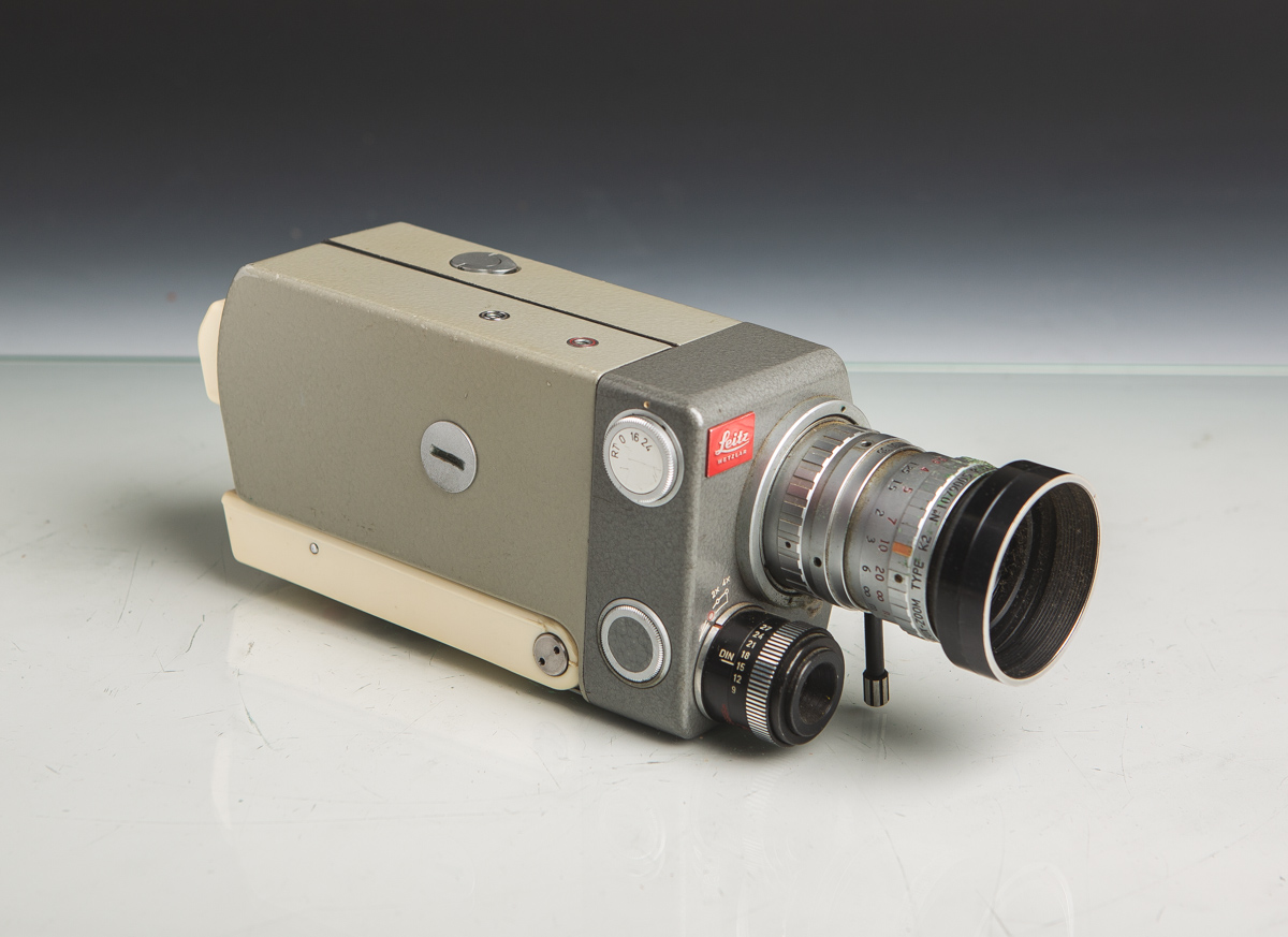 Filmkamera "Leicina 8 S" von Leitz (Wetzlar, Bj. 1963), äußerst kompakt, Objektiv: P. - Image 2 of 2