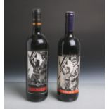 2 Flaschen Rotwein "Cabernet Sauvignon" (2000), je 0,75 L, Etiketten "Mussolini mit