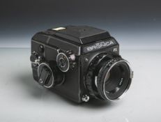 Zenza Bronica-Filmkamera (Japan), Modell "TL", Nikon-Objektiv "Nikkor-P. 1:2,8/75 mm,