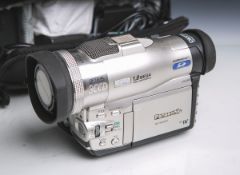 Videokamera "Panasonic NV-MX300EG", 1.8 Megapixels, 12x Optical Zoom, Optik: "Leica