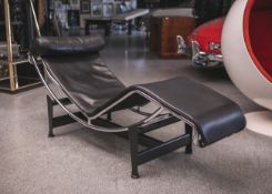 Le Corbusier Designerliege "Cassina LC4" (1980er Jahre), Stahlrohr verchromt, schwarze