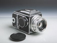 Filmkamera "Hasselblad 500 C/M" (Sondermodell, 1974-75), Metallplatte auf der Seite m. dem