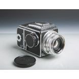 Filmkamera "Hasselblad 500 C/M" (Sondermodell, 1974-75), Metallplatte auf der Seite m. dem