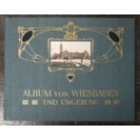 "Album von Wiesbaden und Umgebung", 1 großes Panorama und 28 Ansichten nach Naturaufnahmen