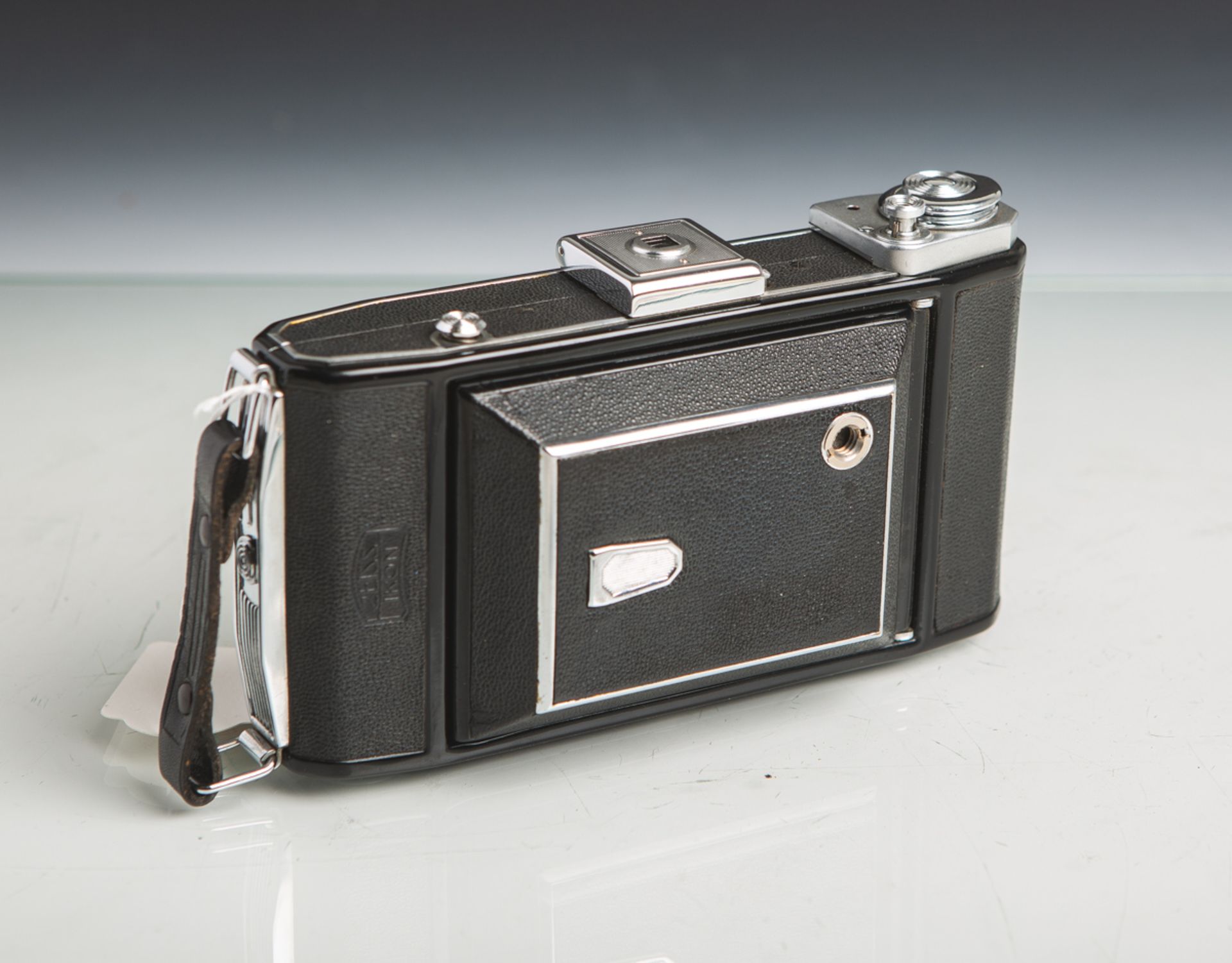 Klappkamera von Carl Zeiss, Compur-Rapid, Nr. F95488 / IKonta 521/2, Objektiv "Tessar" von