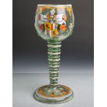 Übergroßer Weinrömer (19. Jahrhundert), grünliches Glas m. aufwendiger Emailbemalung,