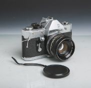 Kamera "Revue V6", orig. Objektiv, 1:1,8/55 mm, C.C Auto, Nr. 459245, m. Schutzdeckel.