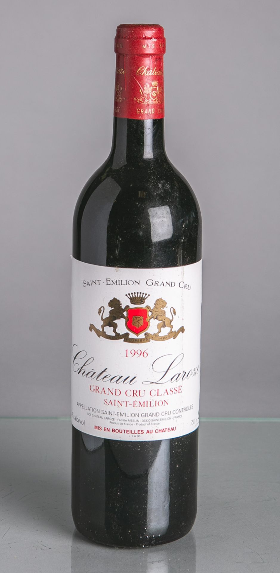 22 Flaschen von Chateau Laroze, Saint Emilion Grand Cru (1996), Rotwein, je 0,75 L. Im