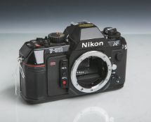 Kameragehäuse "Nikon F-501".