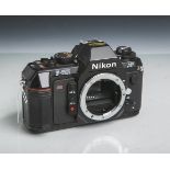 Kameragehäuse "Nikon F-501".