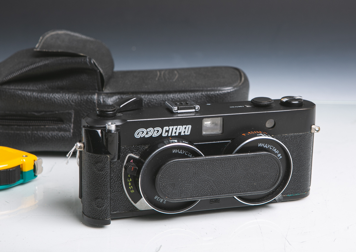 Stereokamera "FED Stereo" (UdSSR, 1980er Jahre), Gehäusenr. 944221, 2 Objektive