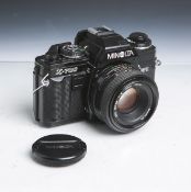 Kamera "Minolta X-700", orig. Objektiv, 1:2/49 mm, Nr. 1119357, m. Schutzdeckel.