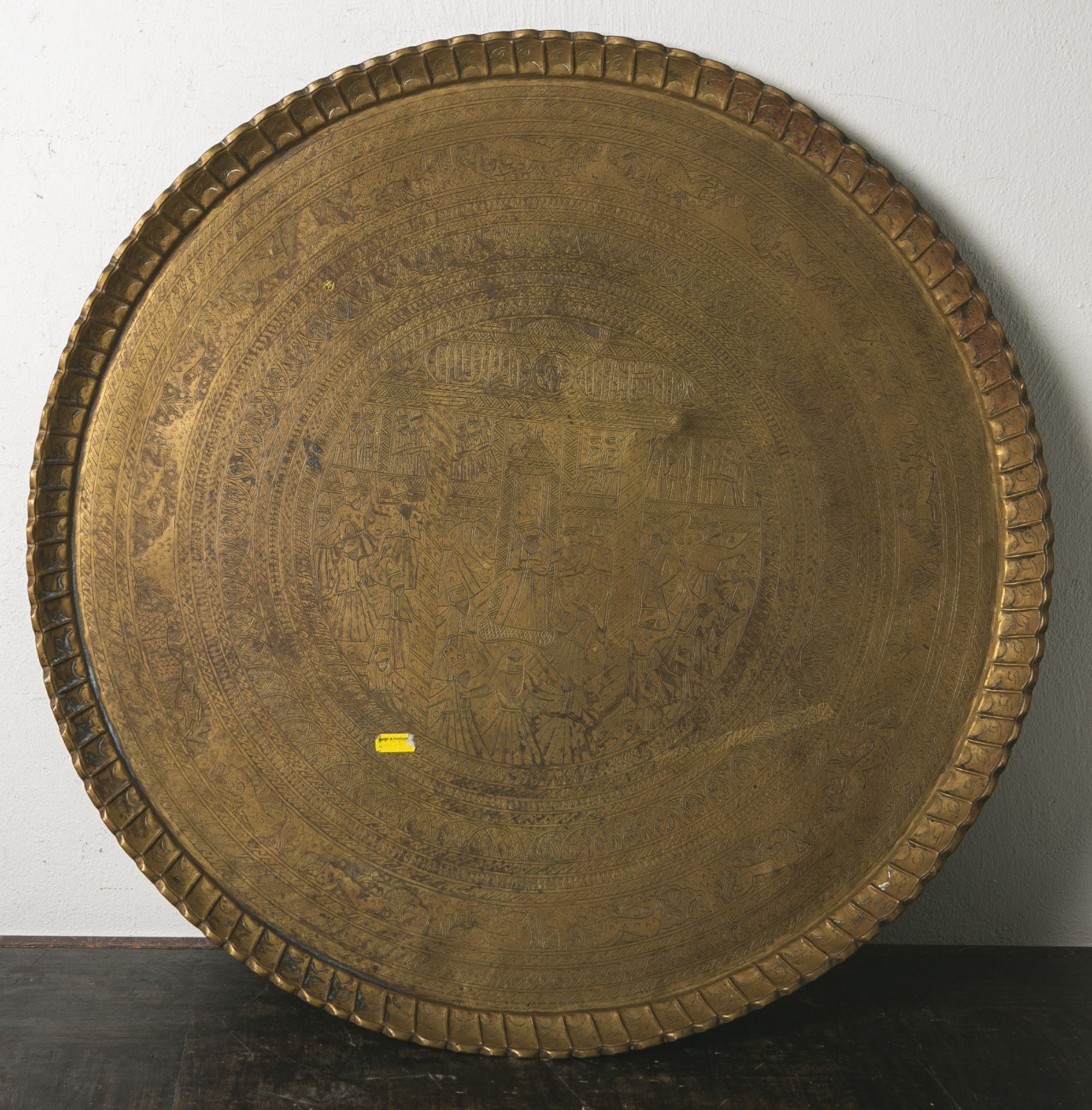 Runde Platte für einen Teetisch (wohl Persien, 19./20. Jahrhundert), Platte mit