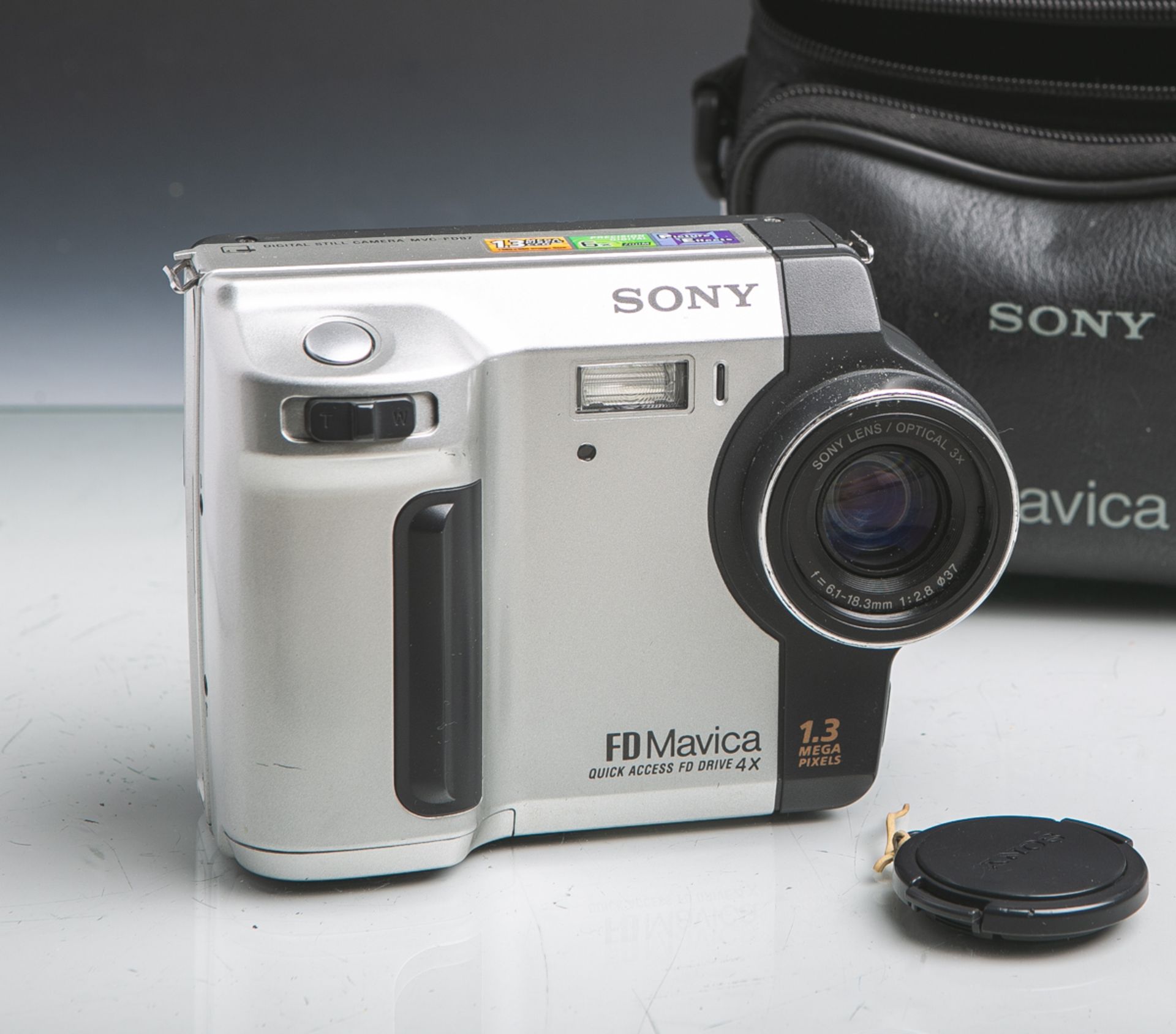 Camcorder "Canon MVX1i E", 1.3 Megapixels, 200x Digital Zoom, ohne Akku, m. Tragetasche.