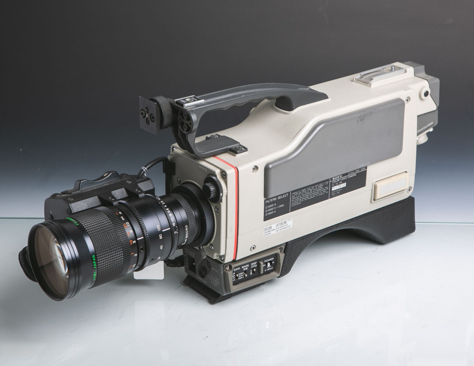 Sony-Farbfilmvideokamera (Japan), Modell "3CCD/DXC-3000", Zoom Lens, Modell: VCL-1012BY,