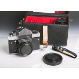 "Kiev 60-TTL"-Fotokamera (UdSSR), Nr. 9008106/908115, plus Objektiv MC 2,8/80, Nr. wohl