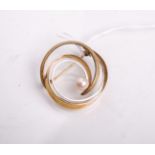 Brosche in Spiralform 585 GG, besetzt m. 1 Perle (Dm. ca. 6 mm), gestempelt: Feingehalt /