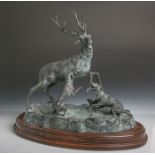 Odagled, R. (20. Jahrhundert), Hirschjagd, Bronze, Hirsch im Kampf m. 2 Hunden, aufNaturplinthe,