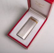 Feuerzeug Cartier (Swiss made), Nr. 63146 L, in orig. Cartier-Box. Funktion geprüft.