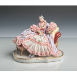 Porzellanfigurine, Rokoko-Dame mit Buch (Porzellan-Manufaktur Friedrich Wilhelm Wessel