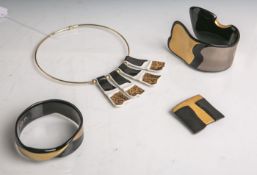 4-teiliges Schmuckset (Rosenthal, Studio-Line), Porzellan/Metall, bestehend aus: 1xCollier (Dm. im