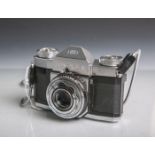 Zeiss Ikon-Fotokamera "Contaflex" (Stuttgart, Baujahr 1959-1963), Gehäuse-Nr. 861/24,Objektiv Carl