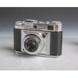 Braun-Fotokamera "Colorette" (Nürnberg), Objektiv Enna München, Plastogon, Nr. 111351,1:2,8/50.