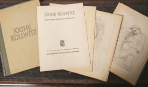 "Käthe Kollwitz: Einundzwanzig Zeichnungen der späten Jahre", im Verlag Gebr. Mann zuBerlin 1948,