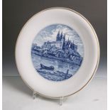 Wandteller (Meissen, blaue Schwertermarke), im Spiegel eine Stadtansicht, Goldrand,Pressnr. 54602