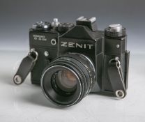 Zenit-Fotokamera "TTL" (USSR), Gehäuse-Nr. 82193110, Objektiv Helios-44-2 Nr. 7523148,2/58.