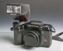 Pentax-Fotokamera "SFX" (Japan), Gehäuse-Nr. 5384696, Objektiv Cosina, Nr. 91221207,Cosinon-S, 1:2/